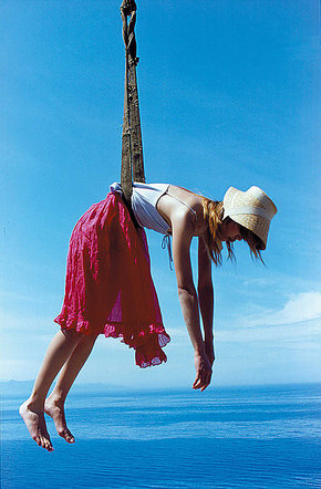 Hsia_hr-Suspendue-2001